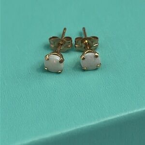 10k yellow gold stud earrings